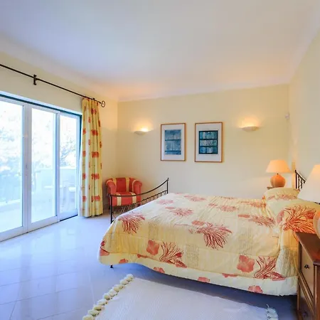 Sleeps 8 With Pool Air Con And Wifi Quinta do Lago